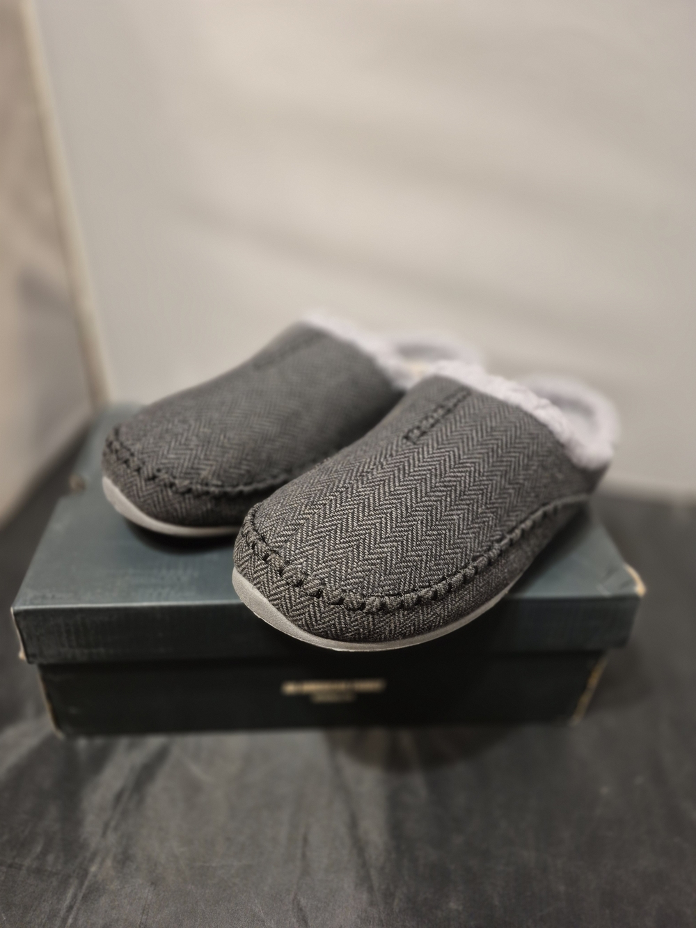 Men's Grey Deerstags Slip-On Loafers/Houseshoe with Plush Lining New Size 10W